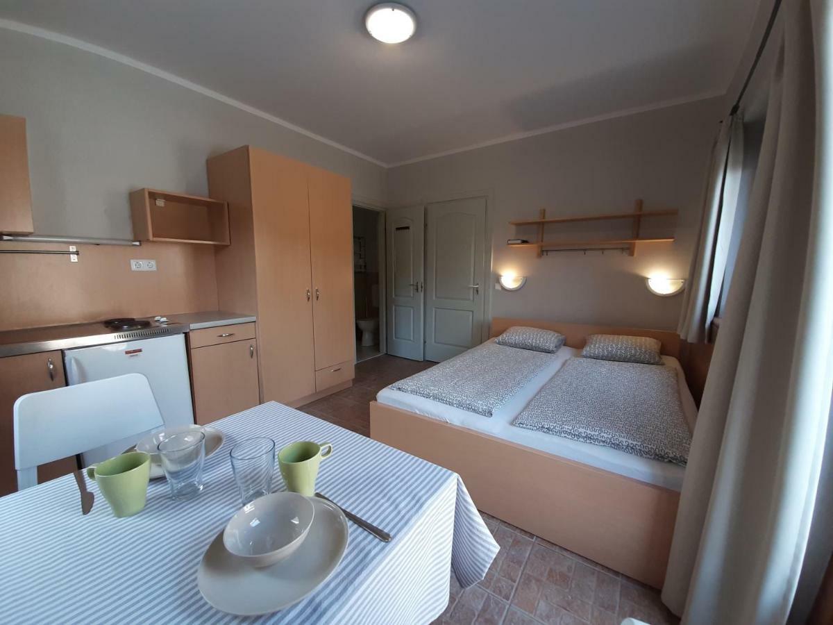 Familia Apartmanhaz كيستاي المظهر الخارجي الصورة
