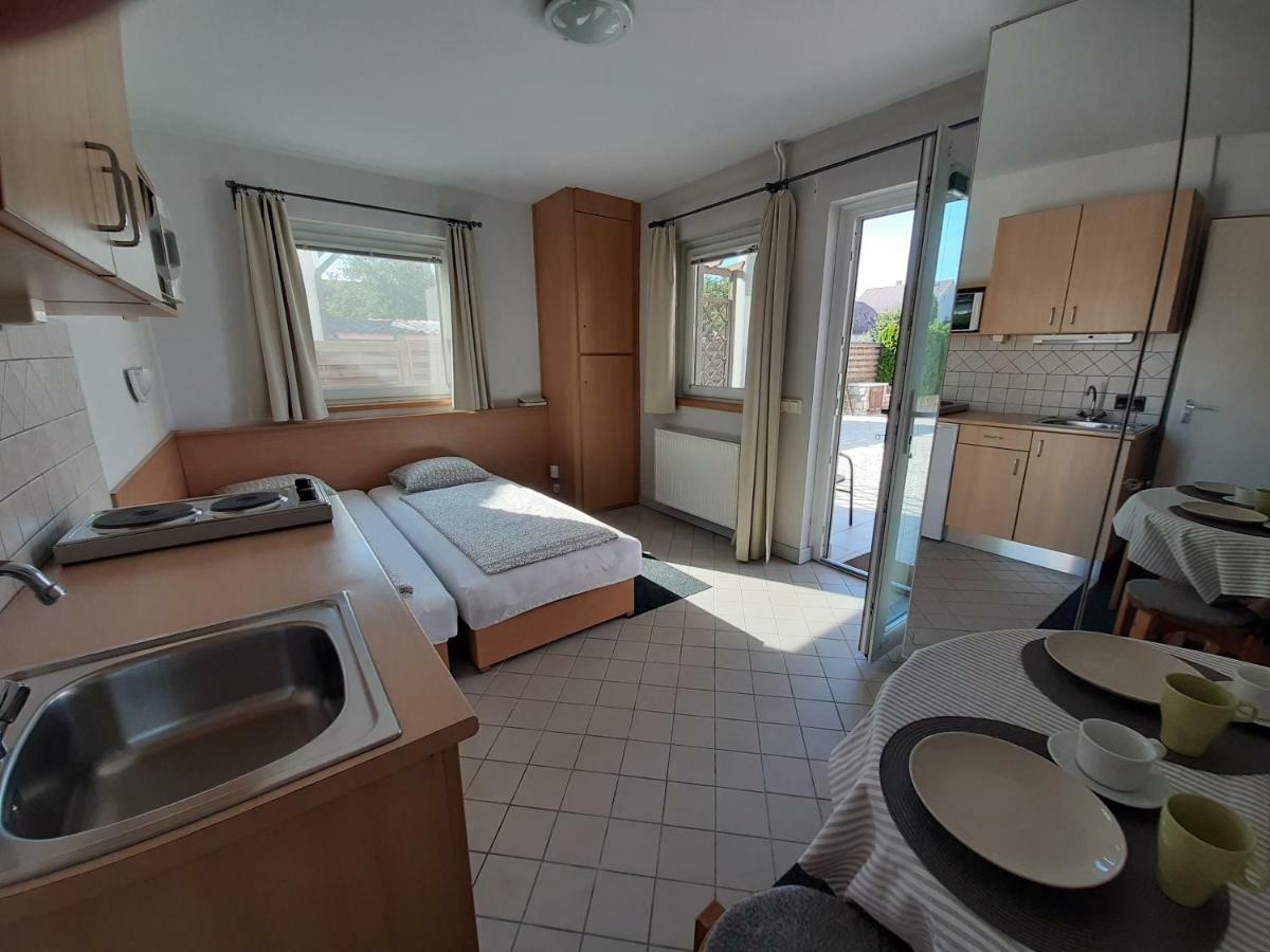 Familia Apartmanhaz كيستاي المظهر الخارجي الصورة