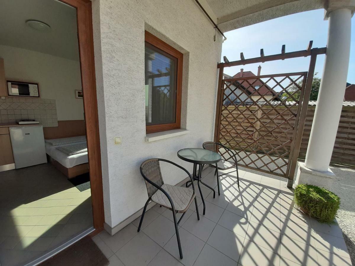 Familia Apartmanhaz كيستاي المظهر الخارجي الصورة