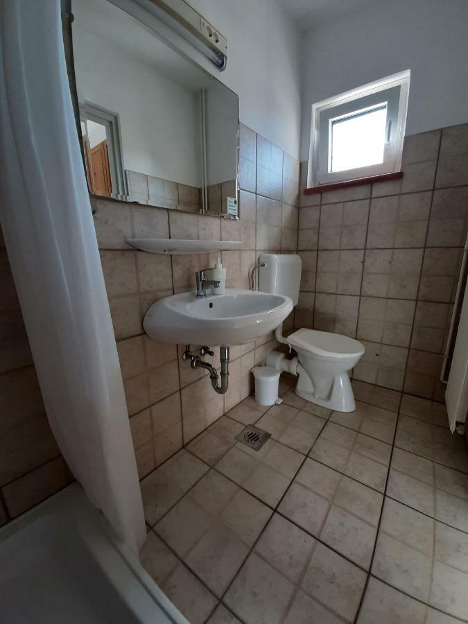 Familia Apartmanhaz كيستاي المظهر الخارجي الصورة