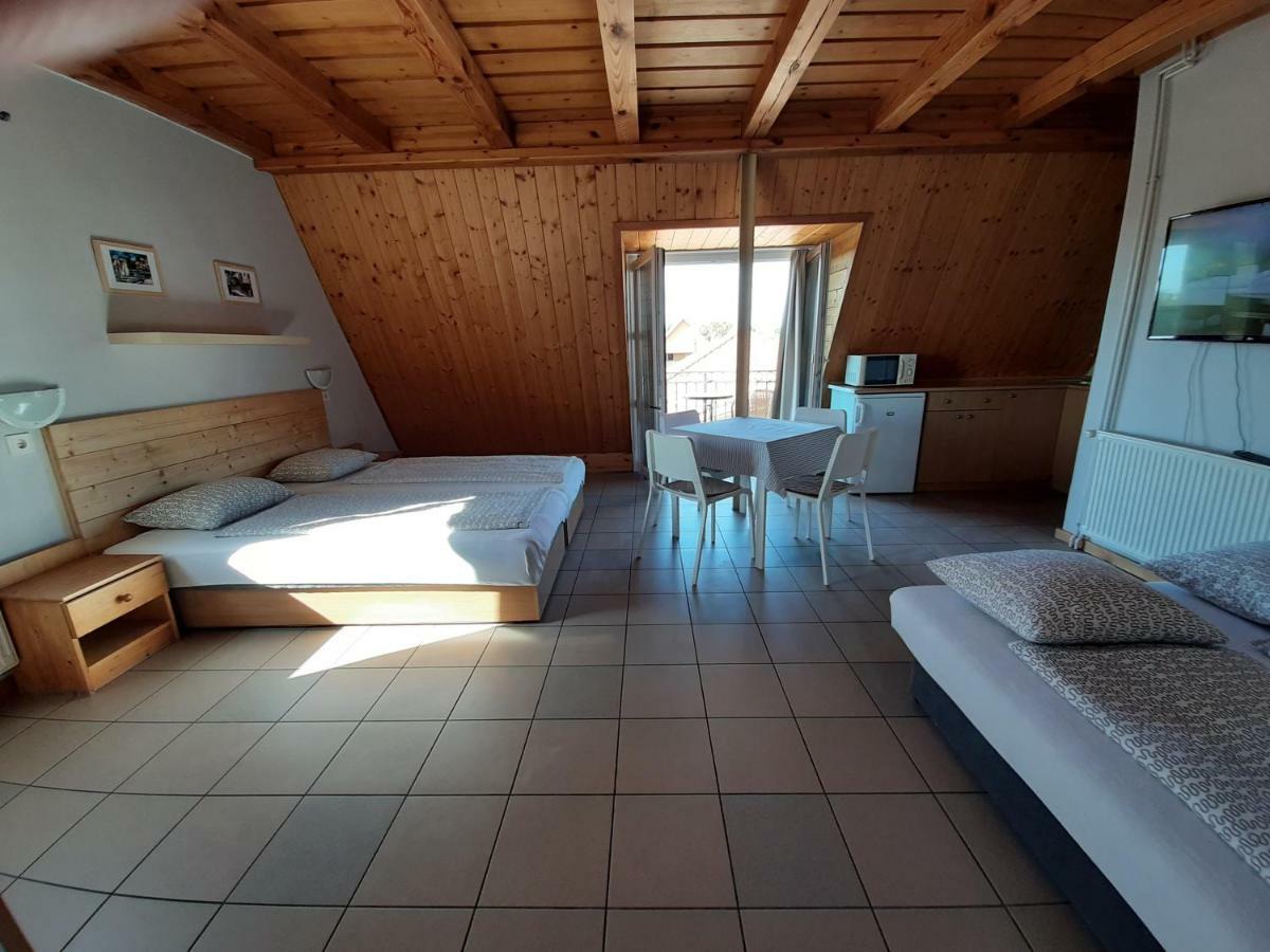 Familia Apartmanhaz كيستاي المظهر الخارجي الصورة