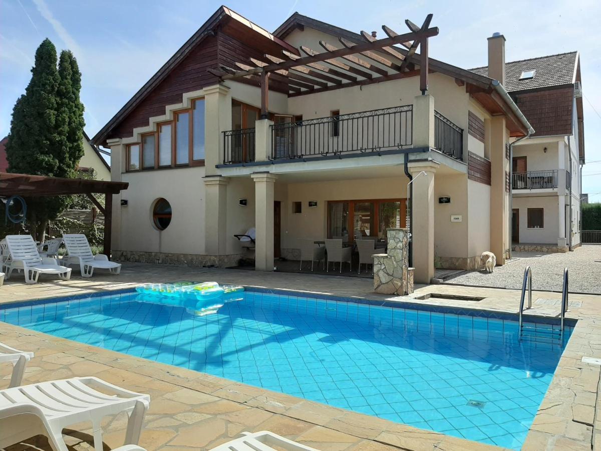 Familia Apartmanhaz كيستاي المظهر الخارجي الصورة